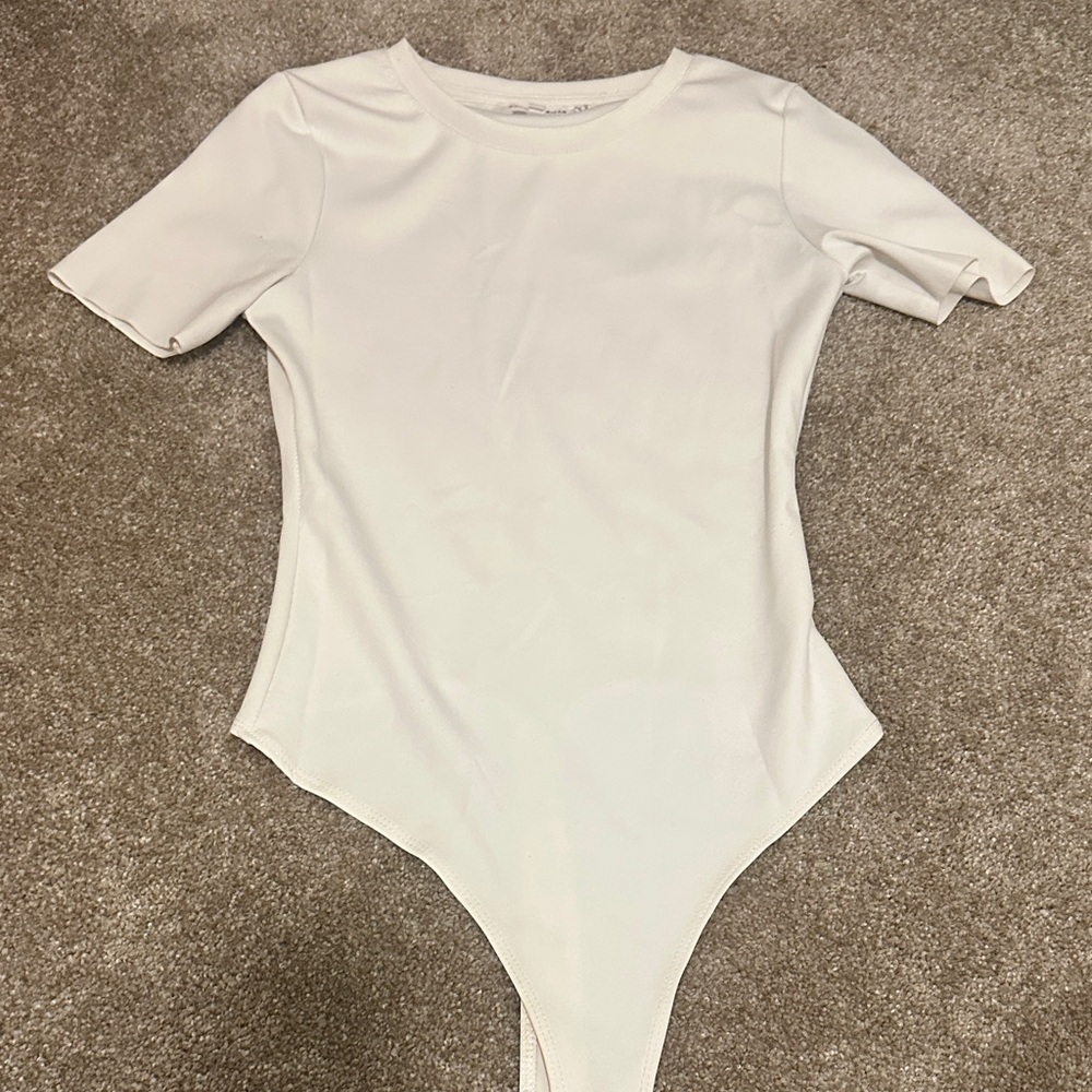 Good American White Short-Sleeve Bodysuit